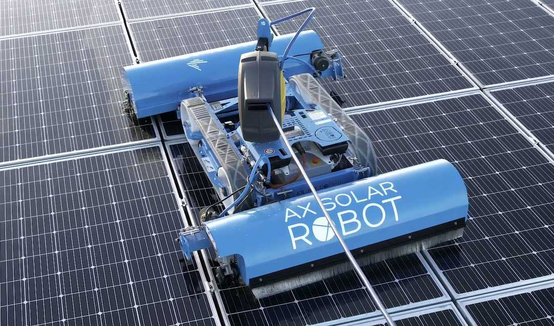 Cleaning solutions for solar roofs - SOLAR ROBOT